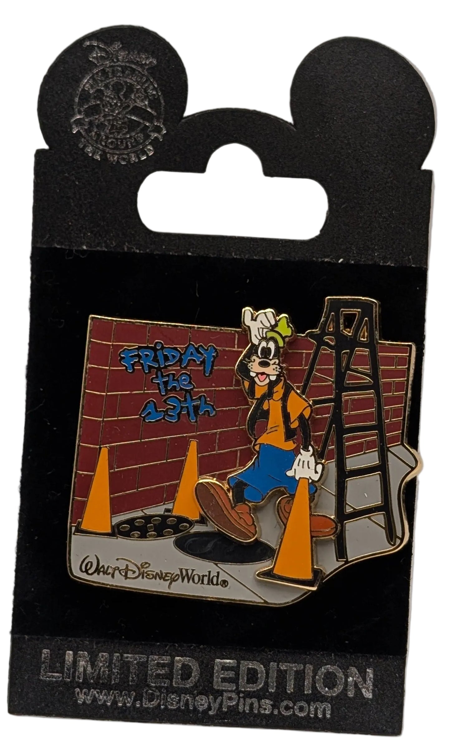 Walt Disney World 2007 Friday The 13th Goofy and Ladder Pin - LE of 1000