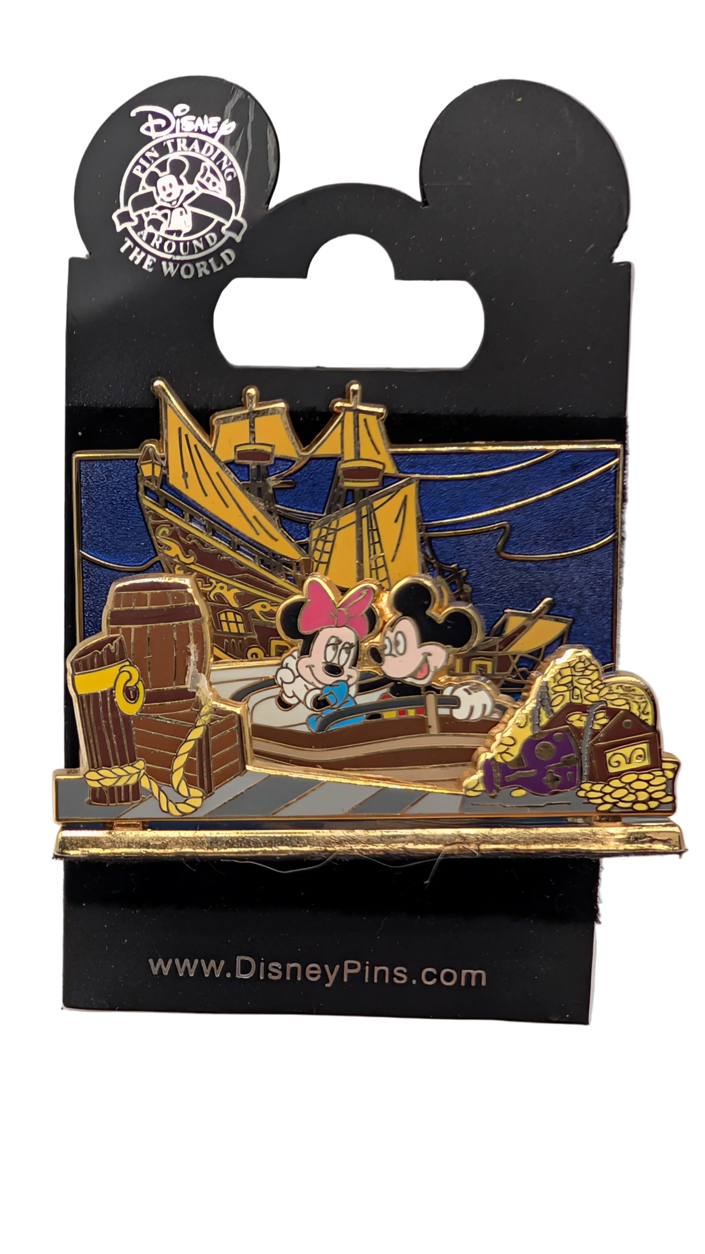WDW 3D Diorama Mickey and Minnie on Pirates Ride Pin